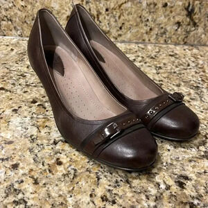 - Ecco brown heels size 41 (9.5)